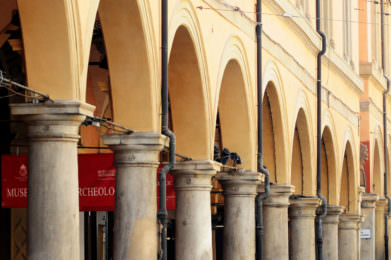 pavaglione bologna centro portici